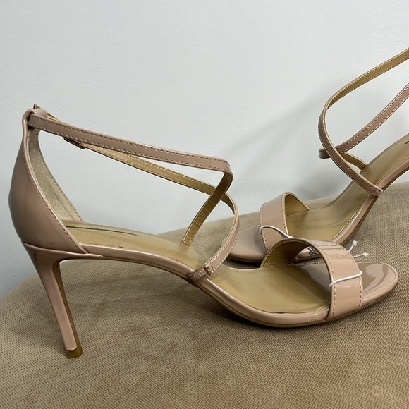Thalia Sodi Nude Strappy High Heel Pumps Darria Shoes Size 10 Shiny Patent Look - Picture 11 of 14